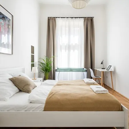 Sunny Colors Apartment Budapest Exterior photo