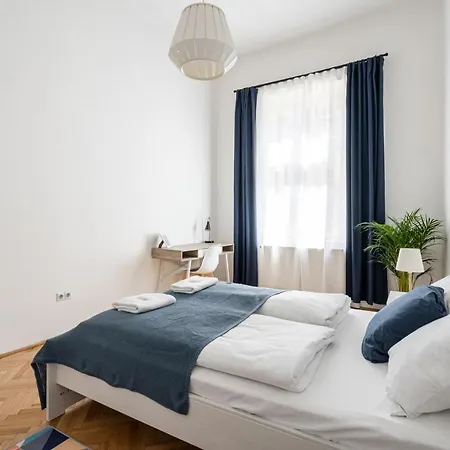 Sunny Colors Apartment Budapest Exterior photo