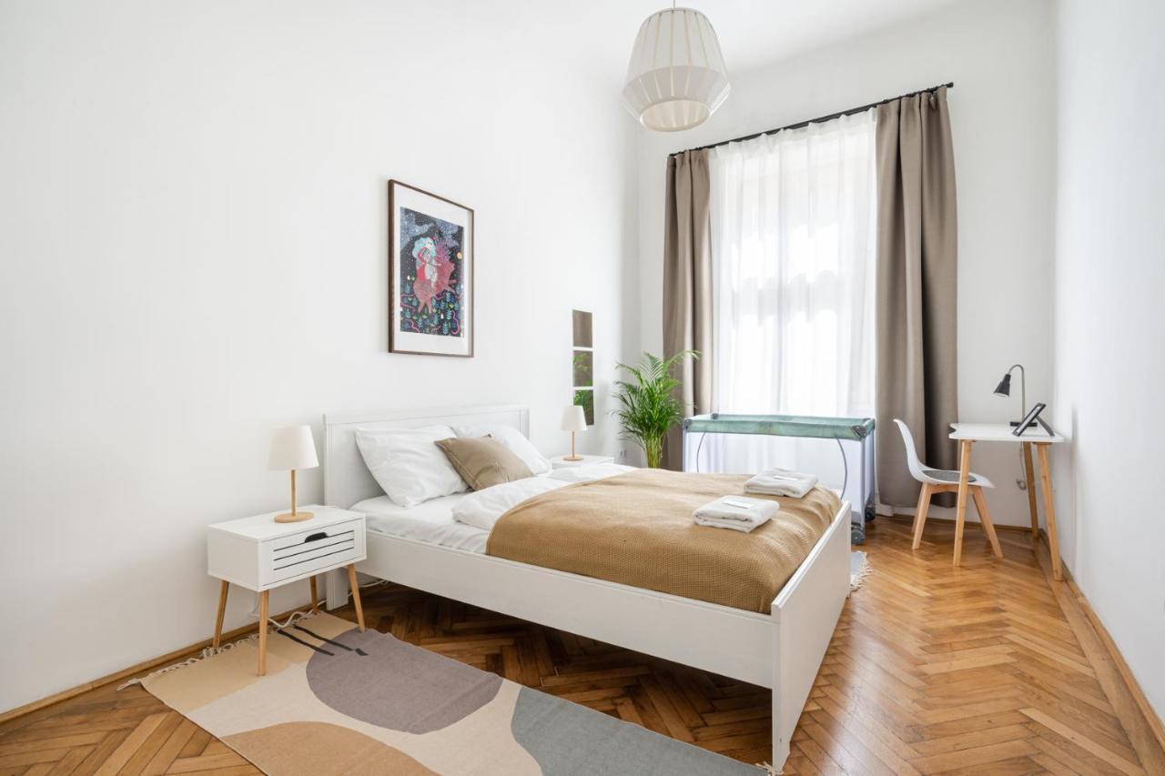 Apartment Sunny Colors *